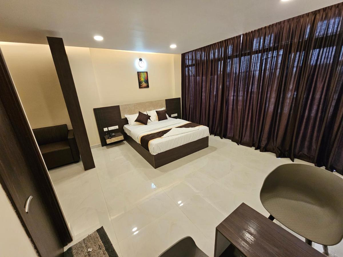 Thaal Residency Cheruvathur-Hala Groups Nīleshwar Kültér fotó
